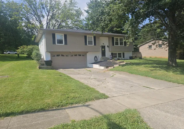 Photo 3 of Sale Pending at 117 Oakmont Ln, Frankfort, KY 40601 | MLS# 26019656 | Listing updated on 2026-08-04