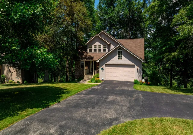 Photo 3 of Single family home for sale at 771 Cliffside Dr, Russell Springs, KY 42642 | MLS# 26019514 | Listing updated on 2026-08-21