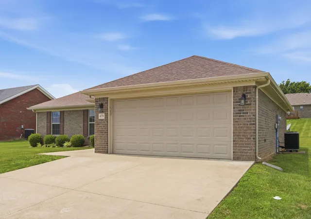 Photo 3 of Sale Pending at 479 Southern Cross Dr, Richmond, KY 40475 | MLS# 26019504 | Listing updated on 2026-10-03