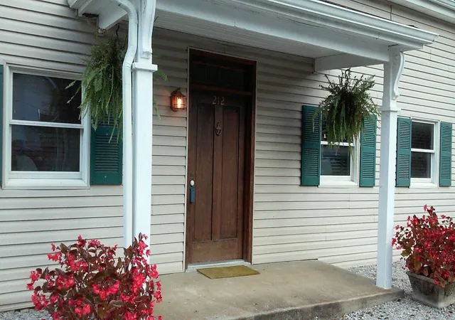 Photo 2 of Single family home for sale at 212 W Main St, Midway, KY 40347 | MLS# 26019469 | Listing updated on 2026-09-14