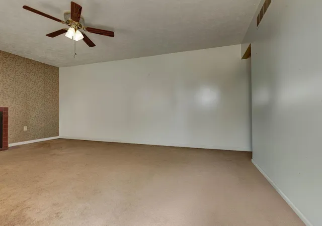 Photo 3 of Single family home for sale at 913-916 Robin Ave, Mount Sterling, KY 40353 | MLS# 26020323 | Listing updated on 2026-08-18