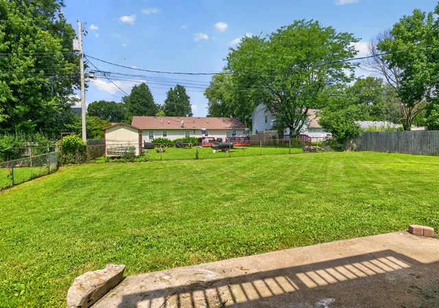 Photo 2 of Single family home for sale at 522 Sheffield Dr, Versailles, KY 40383 | MLS# 26020309 | Listing updated on 2026-09-17