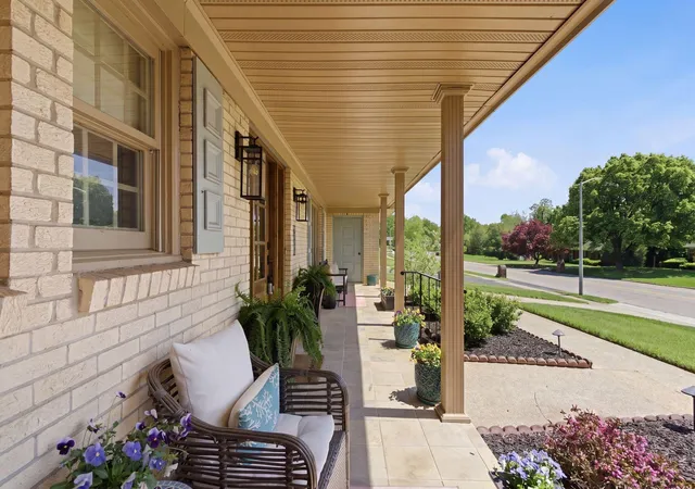 Photo 3 of Single family home for sale at 697 Cindy Blair Way, Lexington, KY 40503 | MLS# 26019456 | Listing updated on 2026-08-24