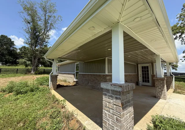 Photo 3 of Single family home for sale at 1505 White Rd, Somerset, KY 42501 | MLS# 26019523 | Listing updated on 2026-09-03