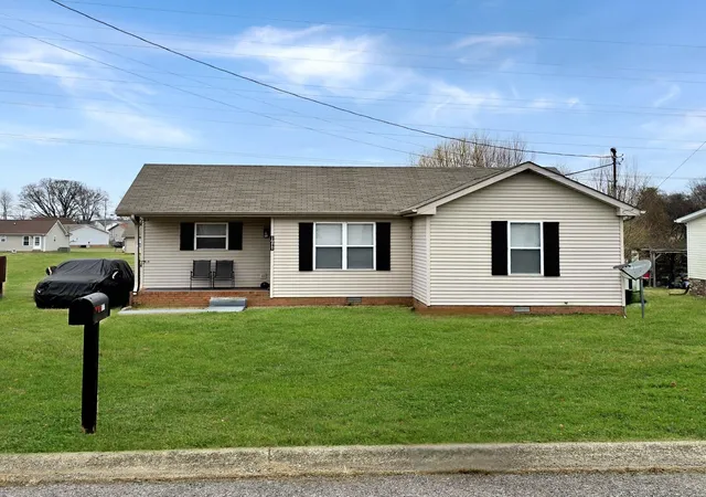 Photo 2 of Single family home for sale at 1977 Timberline Cir, Oak Grove, KY 42262 | MLS# 26019618 | Listing updated on 2026-07-23