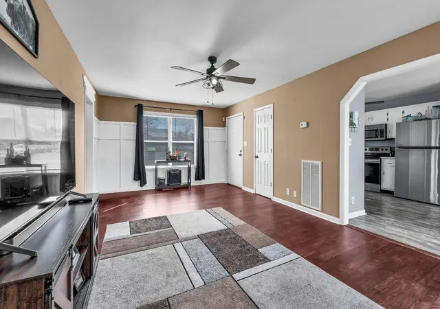 Photo 4 of Single family home for sale at 1977 Timberline Cir, Oak Grove, KY 42262 | MLS# 26019618 | Listing updated on 2026-07-23