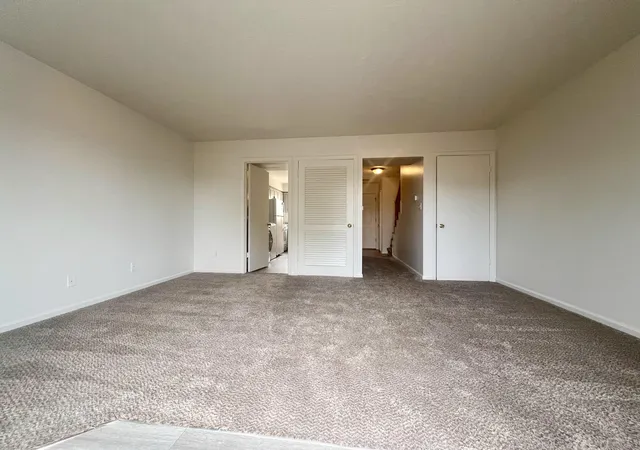 Photo 2 of Multi family home for sale at 443 Oxford Dr #443,445,447,449, Winchester, KY 40391 | MLS# 26019713 | Listing updated on 2026-08-20