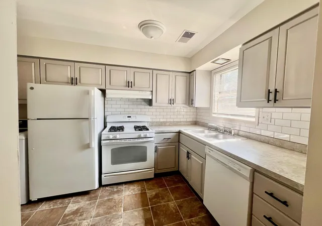 Photo 4 of House for sale at 443 Oxford Dr #443,445,447,449, Winchester, KY 40391 | MLS# 26019713 | Listing updated on 2026-08-20