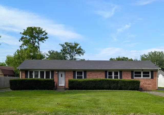 Photo 1 of Sale Pending at 126 Lakeview Dr, Paducah, KY 42003 | MLS# 26019493 | Listing updated on 2026-07-29
