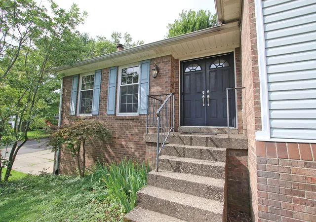 Photo 3 of Sale Pending at 388 Cromwell Way, Lexington, KY 40503 | MLS# 26019500 | Listing updated on 2026-08-01