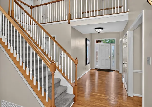 Photo 3 of Single family home for sale at 959 Forest Lake Dr, Lexington, KY 40515 | MLS# 26023388 | Listing updated on 2026-10-17