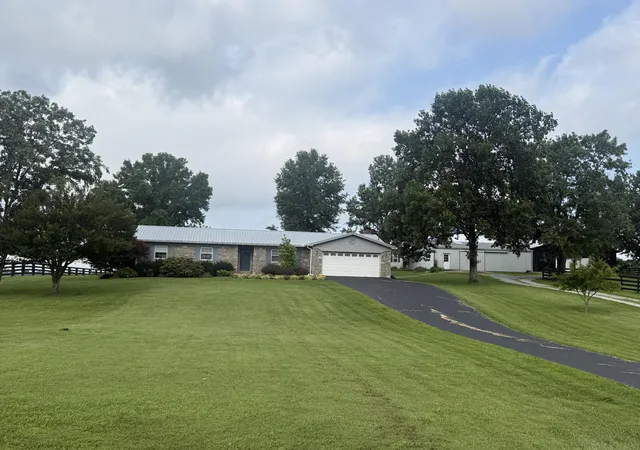Photo 3 of Single family home for sale at 544 Hackett Pike, Richmond, KY 40475 | MLS# 26019595 | Listing updated on 2026-07-24