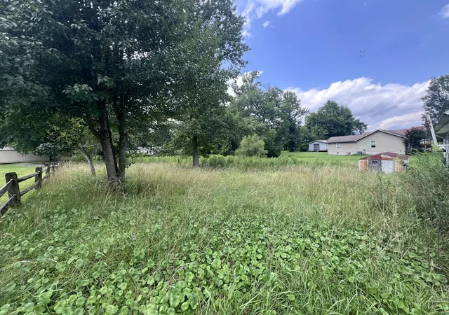 Photo 3 of Single family home for sale at 712 Balmoral Rd, Middlesboro, KY 40965 | MLS# 26019521 | Listing updated on 2026-08-12