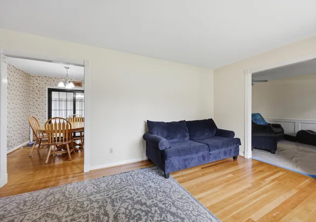 Photo 3 of Sale Pending at 1600 Atlanta Dr, Lexington, KY 40505 | MLS# 26019592 | Listing updated on 2026-10-13