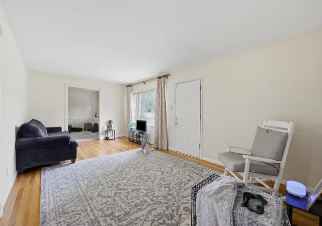 Photo 4 of Sale Pending at 1600 Atlanta Dr, Lexington, KY 40505 | MLS# 26019592 | Listing updated on 2026-10-13