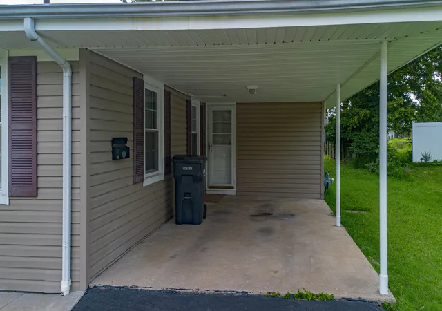 Photo 3 of Sale Pending at 310 Drake St, Marion, KY 42064 | MLS# 26019532 | Listing updated on 2026-08-05