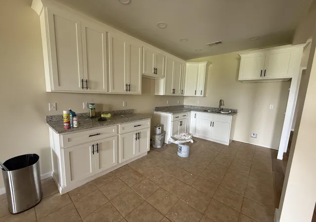 Photo 3 of Single family home for sale at 1615 White Rd, Somerset, KY 42503 | MLS# 26019537 | Listing updated on 2026-08-31