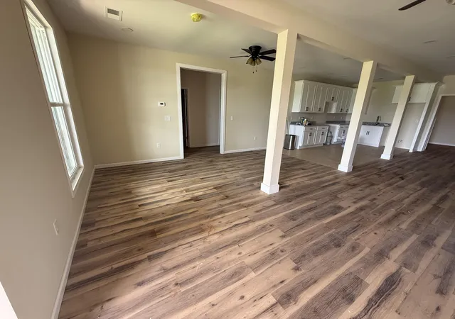 Photo 3 of Single family home for sale at 1615 White Rd, Somerset, KY 42503 | MLS# 26019537 | Listing updated on 2026-08-31