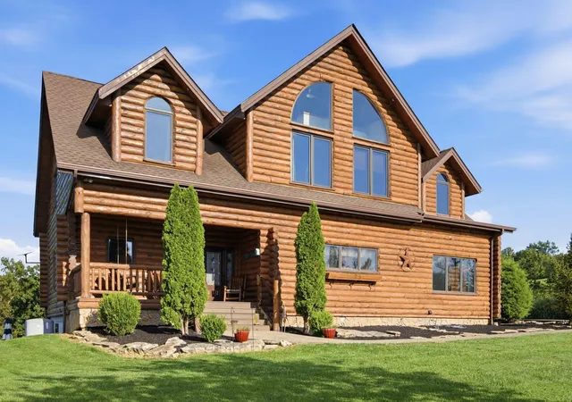Photo 3 of Single family home for sale at 112 Lovers Leap Rd, Lawrenceburg, KY 40342 | MLS# 26019956 | Listing updated on 2026-09-17