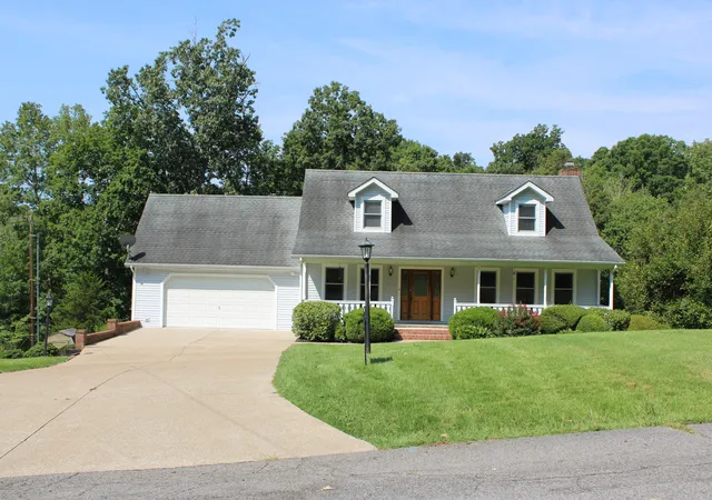 Photo 3 of Single family home for sale at 615 W Dogwood Dr, Kuttawa, KY 42055 | MLS# 26019938 | Listing updated on 2026-09-25