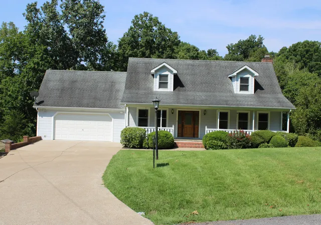 Photo 3 of Single family home for sale at 615 W Dogwood Dr, Kuttawa, KY 42055 | MLS# 26019938 | Listing updated on 2026-09-25