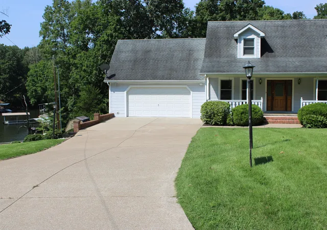 Photo 4 of Single family home for sale at 615 W Dogwood Dr, Kuttawa, KY 42055 | MLS# 26019938 | Listing updated on 2026-09-25