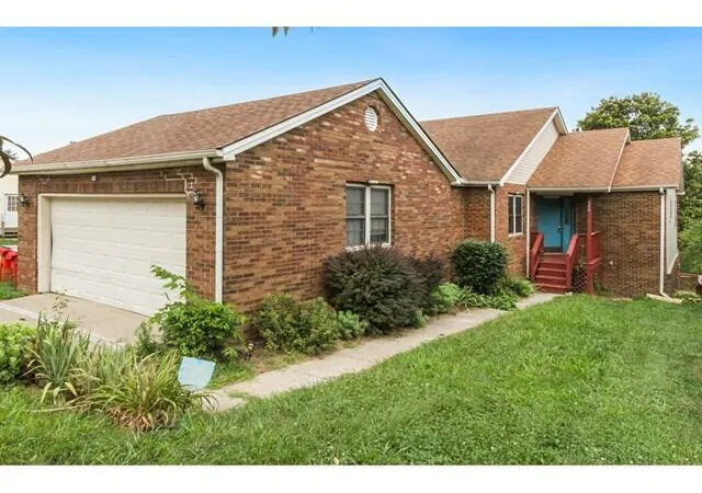 Photo 1 of Single family home for sale at 340 Village Dr, Frankfort, KY 40601 | MLS# 26019766 | Listing updated on 2026-08-26