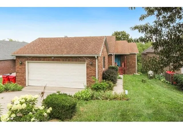 Photo 2 of Single family home for sale at 340 Village Dr, Frankfort, KY 40601 | MLS# 26019766 | Listing updated on 2026-08-26