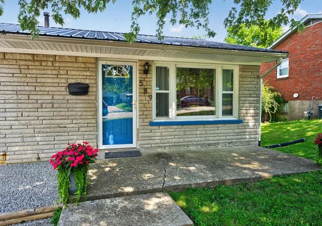 Photo 3 of Sale Pending at 589 Plainview Rd, Lexington, KY 40517 | MLS# 26019575 | Listing updated on 2026-08-30