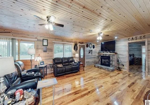 Photo 3 of Single family home for sale at 805 Coon Chapel Rd, Smithland, KY 42081 | MLS# 26019724 | Listing updated on 2026-08-07