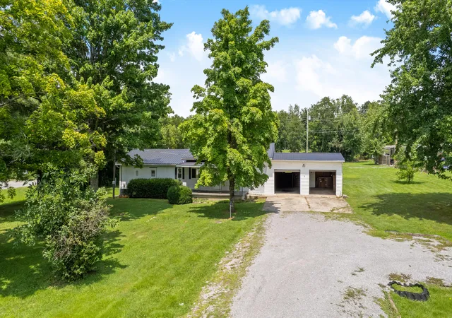 Photo 3 of Single family home for sale at 7911 Morehead Rd, Flemingsburg, KY 41041 | MLS# 26019962 | Listing updated on 2026-09-18