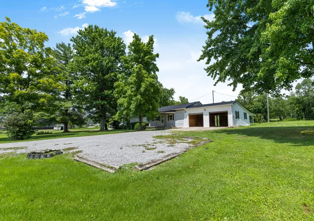 Photo 4 of Single family home for sale at 7911 Morehead Rd, Flemingsburg, KY 41041 | MLS# 26019962 | Listing updated on 2026-09-18