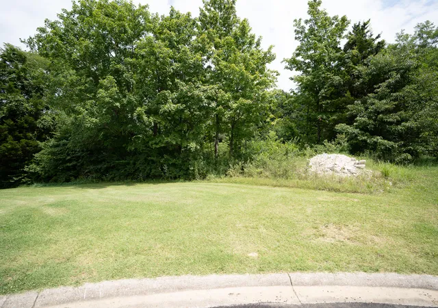 Photo 1 of Land for sale at 1109 Hamlet Forest Ct, La Grange, KY 40031 | MLS# 26019977 | Listing updated on 2026-10-13