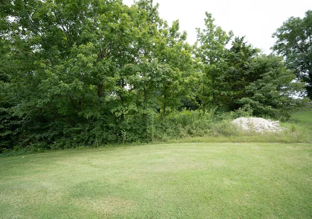 Photo 2 of Land for sale at 1109 Hamlet Forest Ct, La Grange, KY 40031 | MLS# 26019977 | Listing updated on 2026-10-13