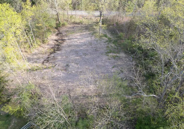Photo 4 of Land for sale at 1109 Hamlet Forest Ct, La Grange, KY 40031 | MLS# 26019977 | Listing updated on 2026-10-13