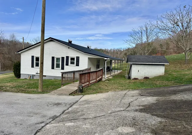 Photo 2 of Sale Pending at 319 Highway 472, Manchester, KY 40962 | MLS# 26019602 | Listing updated on 2026-09-15