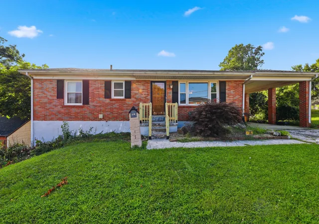 Single family home for sale at 216 Rancho Dr, Frankfort, KY 40601 | MLS# 26019673