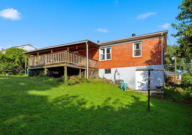 Photo 3 of Single family home for sale at 216 Rancho Dr, Frankfort, KY 40601 | MLS# 26019673 | Listing updated on 2026-08-31