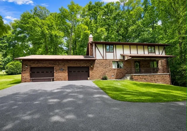 Photo 1 of Single family home for sale at 113 Wildwood Trail, Pineville, KY 40977 | MLS# 26019632 | Listing updated on 2026-09-14