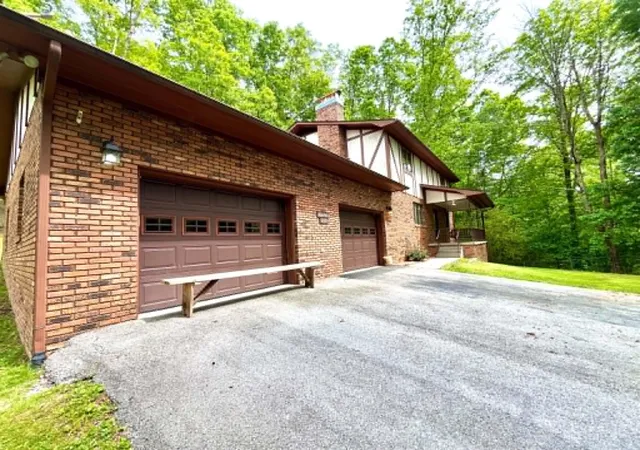 Photo 3 of Single family home for sale at 113 Wildwood Trail, Pineville, KY 40977 | MLS# 26019632 | Listing updated on 2026-09-14