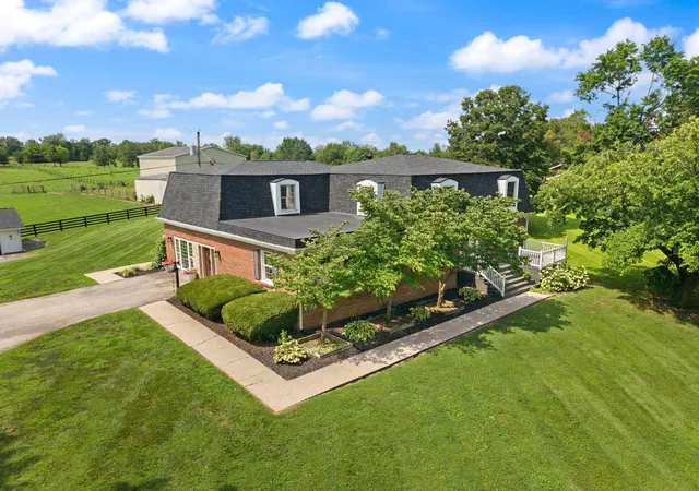 Photo 4 of Single family home for sale at 2419 Shun Pike, Nicholasville, KY 40356 | MLS# 26019626 | Listing updated on 2026-09-16