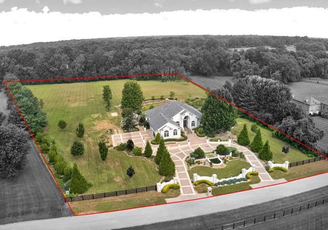 Photo 1 of Mansion for sale at 151 Pearl Ln, Nicholasville, KY 40356 | MLS# 26019640 | Listing updated on 2026-07-23