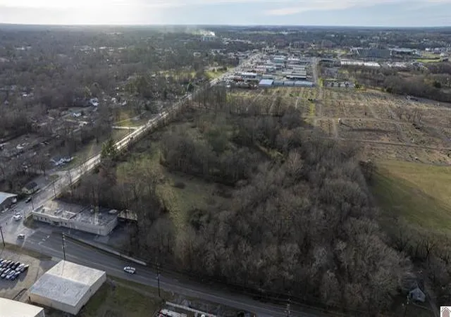 Photo 3 of Land for sale at 402 Chestnut St, Murray, KY 42071 | MLS# 26019636 | Listing updated on 2026-08-03
