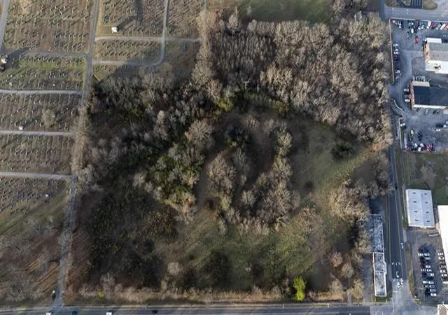 Photo 4 of Land for sale at 402 Chestnut St, Murray, KY 42071 | MLS# 26019636 | Listing updated on 2026-08-03