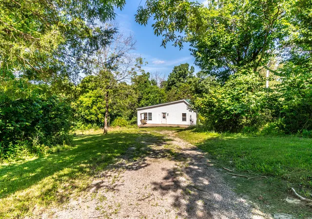 Photo 1 of Single family home for sale at 13081 Seaville Rd, Harrodsburg, KY 40330 | MLS# 26021872 | Listing updated on 2026-08-13