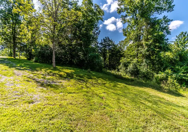 Photo 2 of Single family home for sale at 13081 Seaville Rd, Harrodsburg, KY 40330 | MLS# 26021872 | Listing updated on 2026-08-13