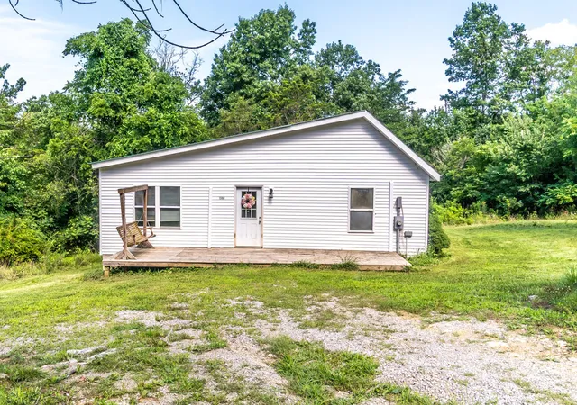Photo 3 of Single family home for sale at 13081 Seaville Rd, Harrodsburg, KY 40330 | MLS# 26021872 | Listing updated on 2026-08-13