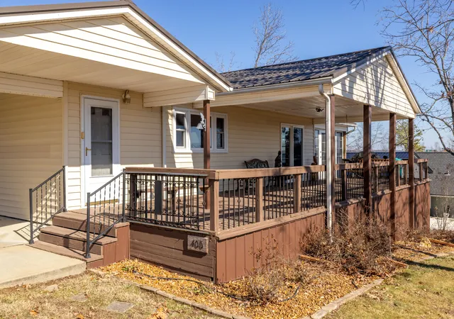 Photo 1 of Sale Pending at 400 Cambridge Shrs Dr, Gilbertsville, KY 42044 | MLS# 26019737 | Listing updated on 2026-07-24