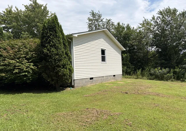 Photo 3 of Single family home for sale at 38 Jacqueline Dr, London, KY 40744 | MLS# 26020097 | Listing updated on 2026-07-28