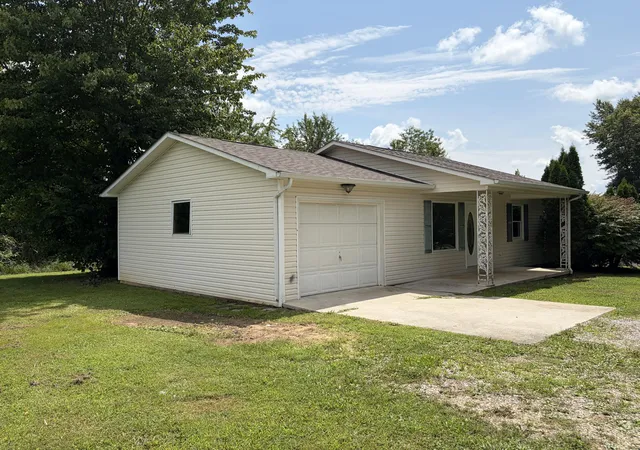 Photo 4 of Single family home for sale at 38 Jacqueline Dr, London, KY 40744 | MLS# 26020097 | Listing updated on 2026-07-28